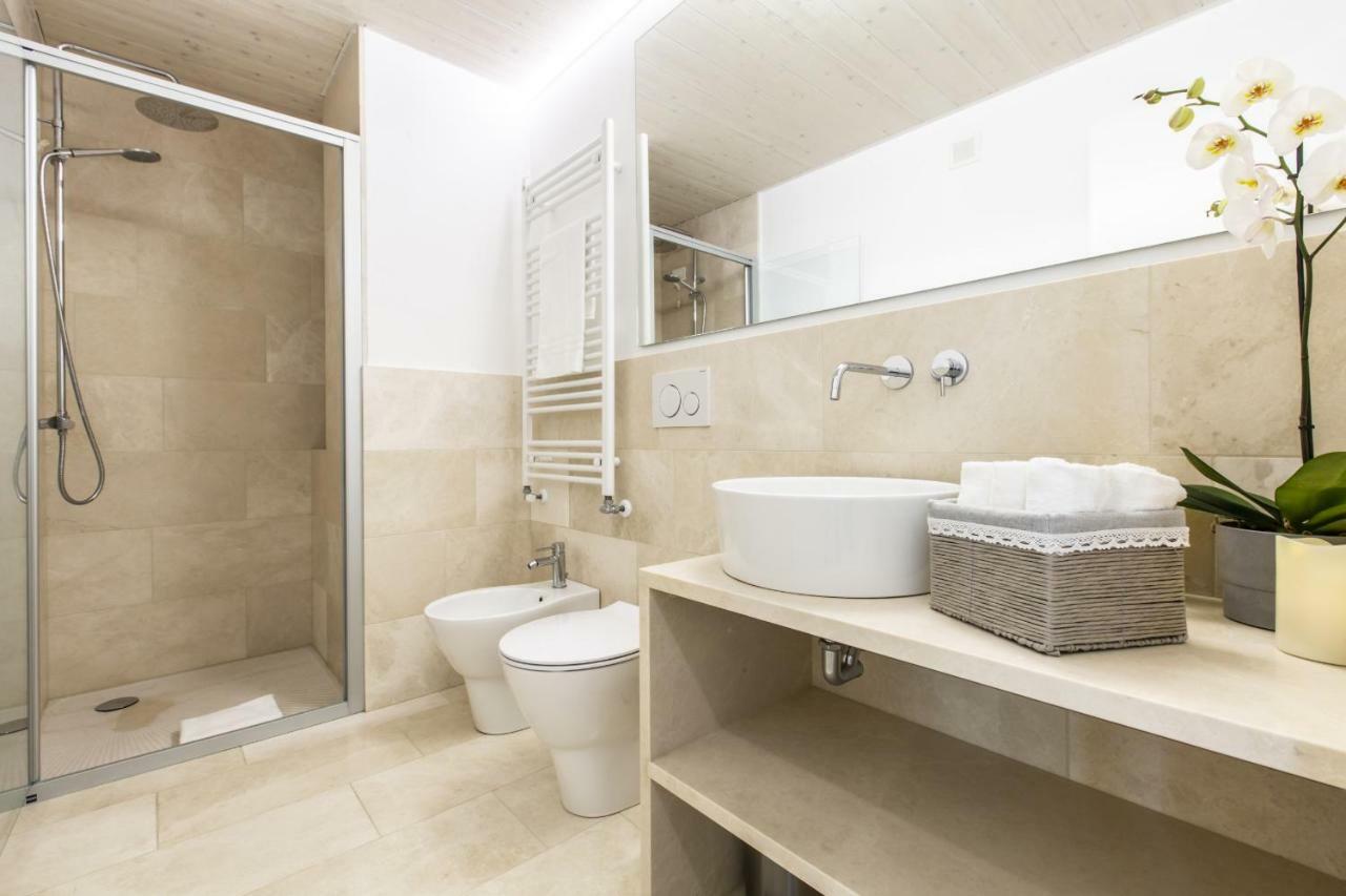 Appartement Elegant Fornasa Vecia, Canal View With A Beautiful Garden R&r Venetië
