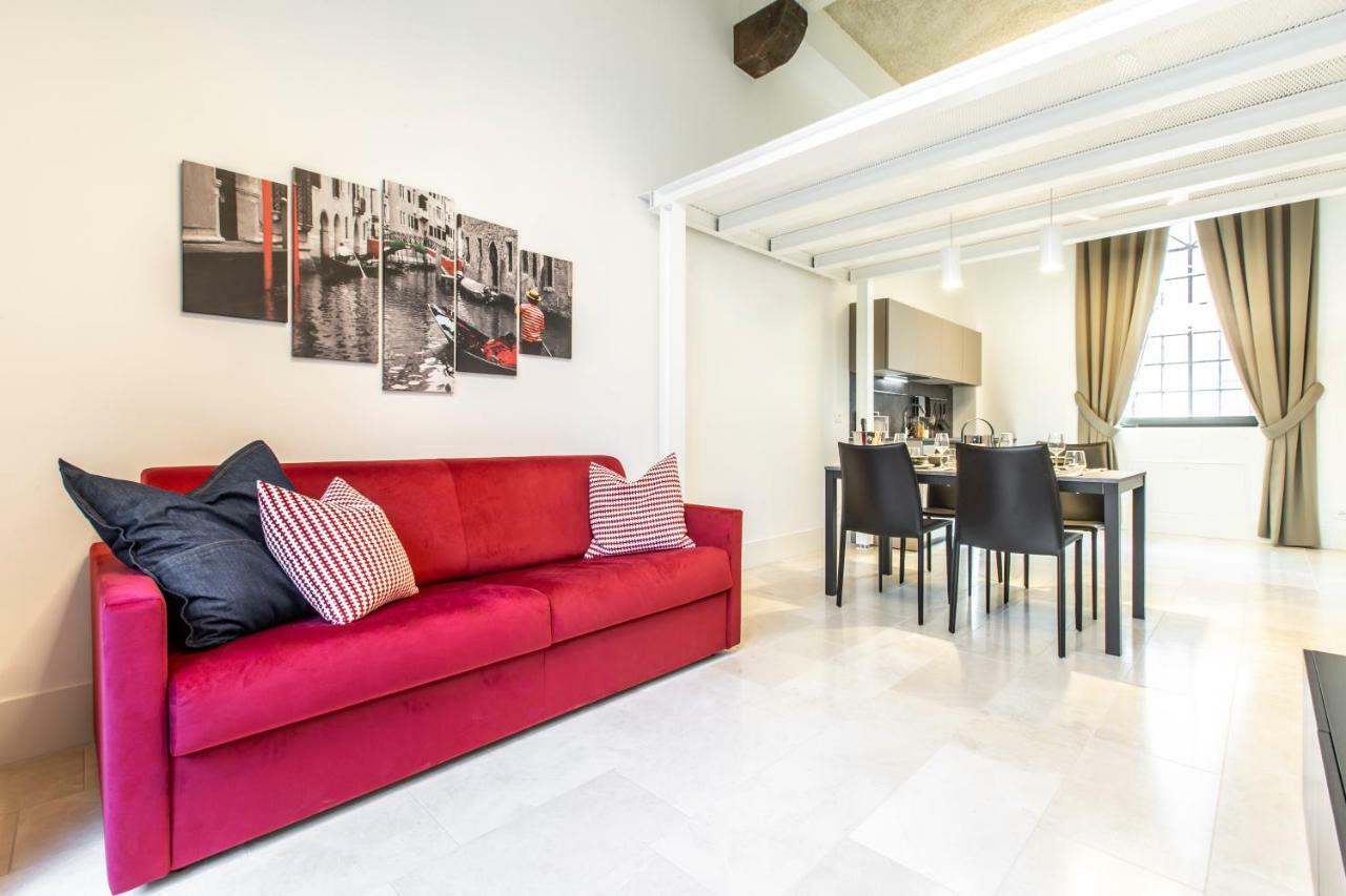 Appartement Elegant Fornasa Vecia, Canal View With A Beautiful Garden R&r Venetië